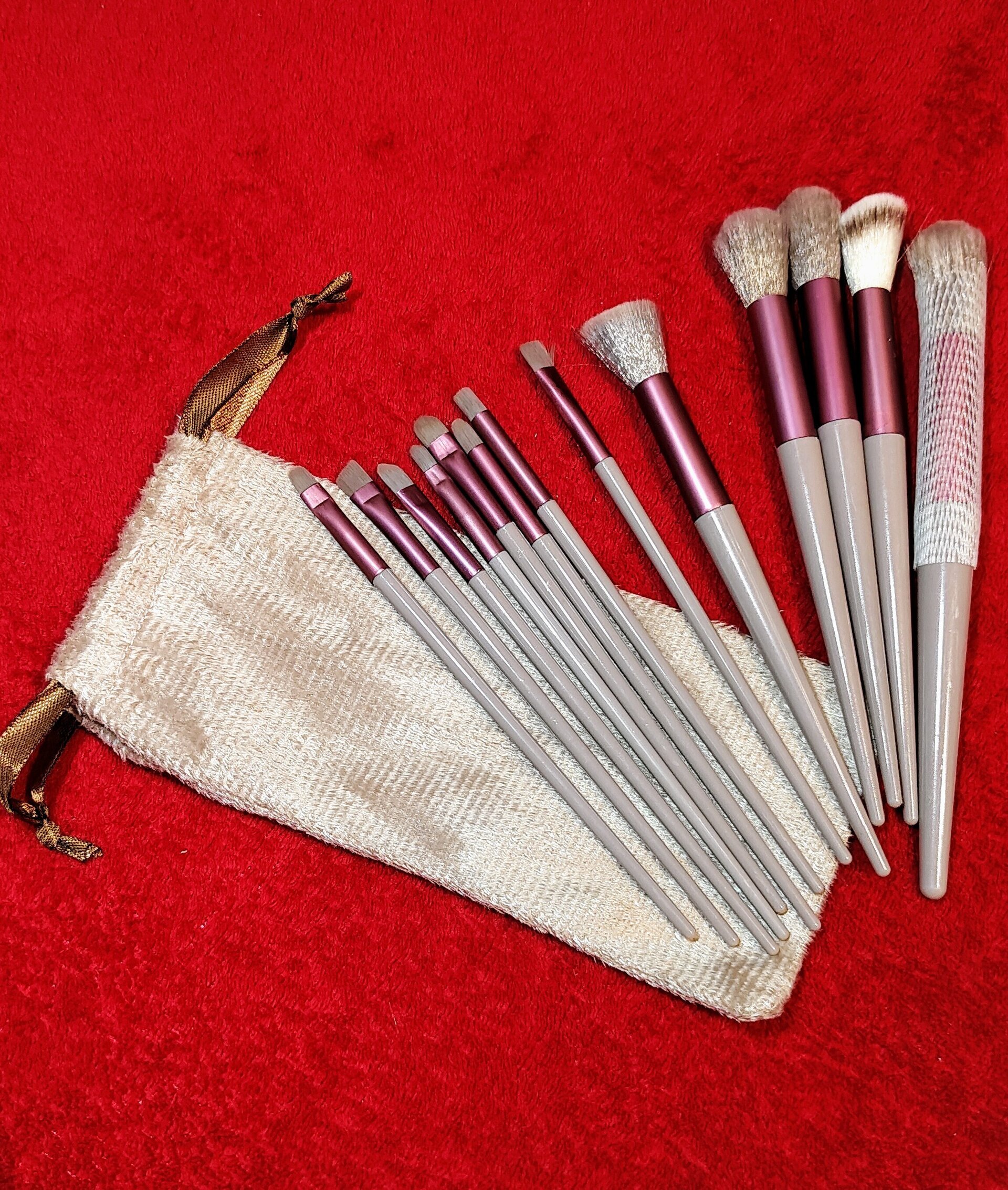 BROCHAS DE MAQUILLAJE - 2