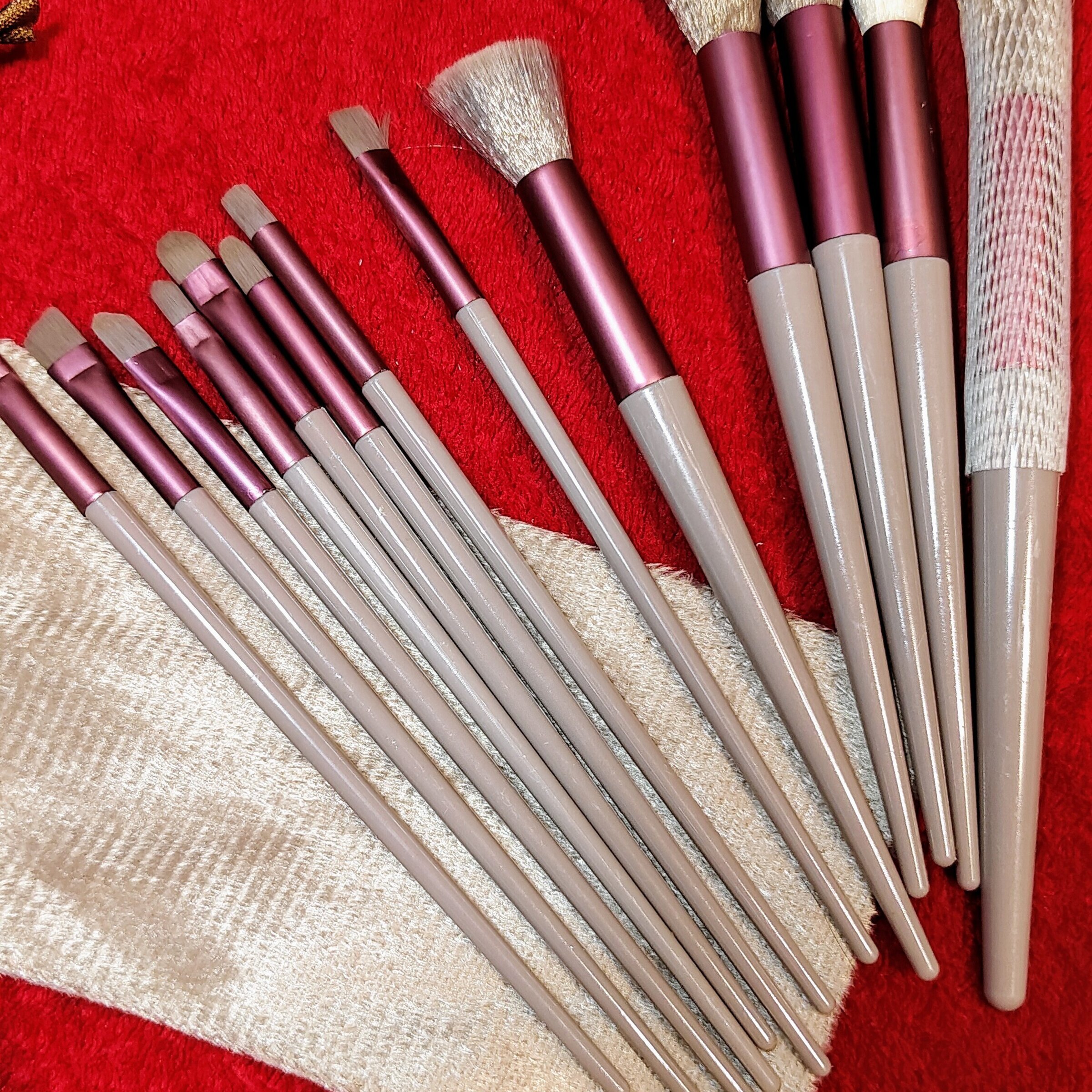 BROCHAS DE MAQUILLAJE